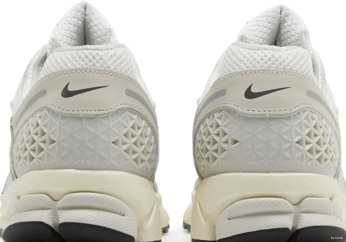 5 Platinum Tint Nike Zoom Vomero 0814